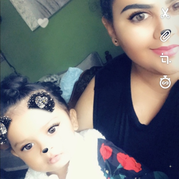 Meet your Posher, Celynee - Picture 2 of 13